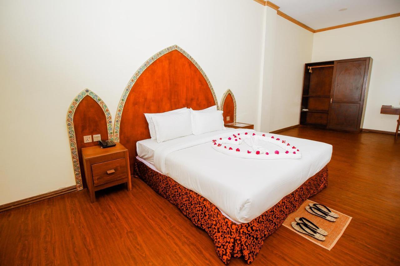 Royal Emerald River View Resort Баган Екстер'єр фото